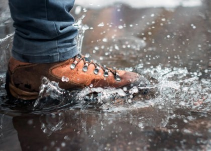 Choosing the Right Shoes for Dry or Wet Working Environments