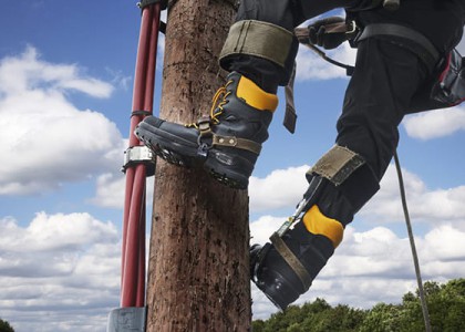 Key Factors to Consider When Buying Insulating Safety Footwear