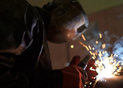 Welding Apron with Sleeves: Essential Protective Gear for Welders