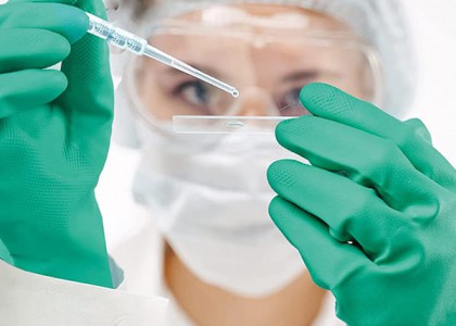 Choosing the Right Hand Gloves for Handling Acids and Alkalis