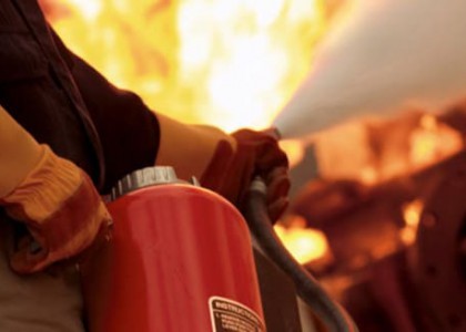 What is the Difference Between Water and Dry Chemical Fire Extinguishers?