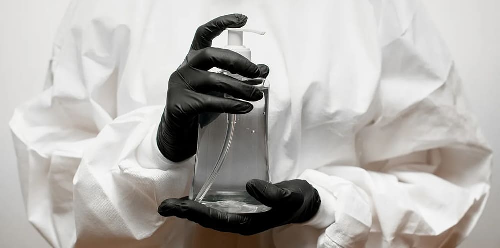 Choosing the Right Hand Gloves for Handling Acids and Alkalis