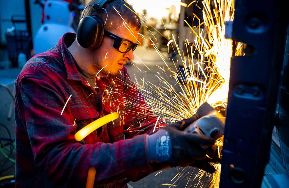 	
Safeguard Your Vision: Understanding the Role and Proper Use of Welding Goggles
 