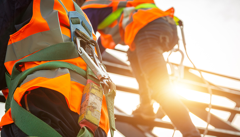 How to Properly Use a Fall Protection Kit: Steps for Safety