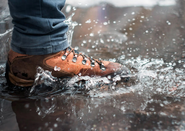 Choosing the Right Shoes for Dry or Wet Working Environments