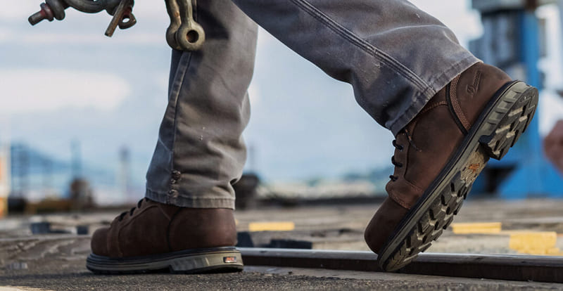 Choosing the Right Shoes for Dry or Wet Working Environments