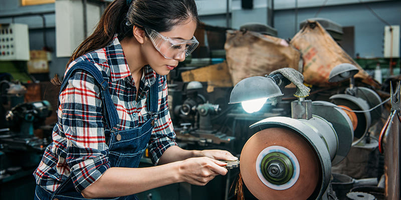 How to Clean and Disinfect Safety Glasses Properly